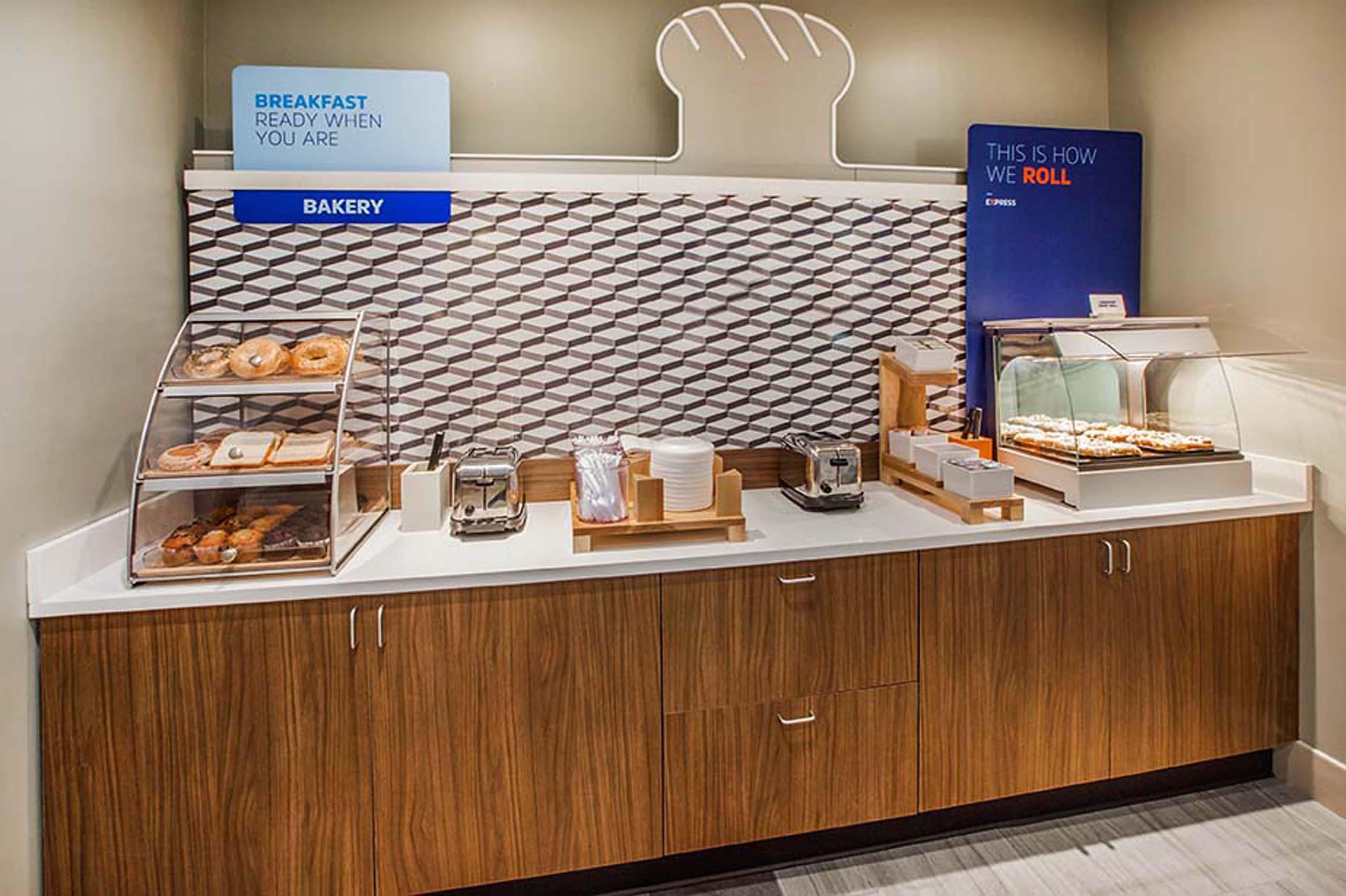 Holiday Inn Express & Suites Wytheville By Ihg Buitenkant foto