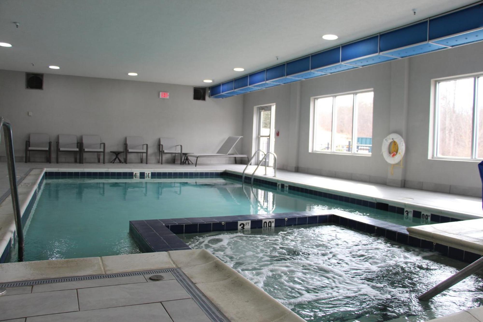 Holiday Inn Express & Suites Wytheville By Ihg Buitenkant foto