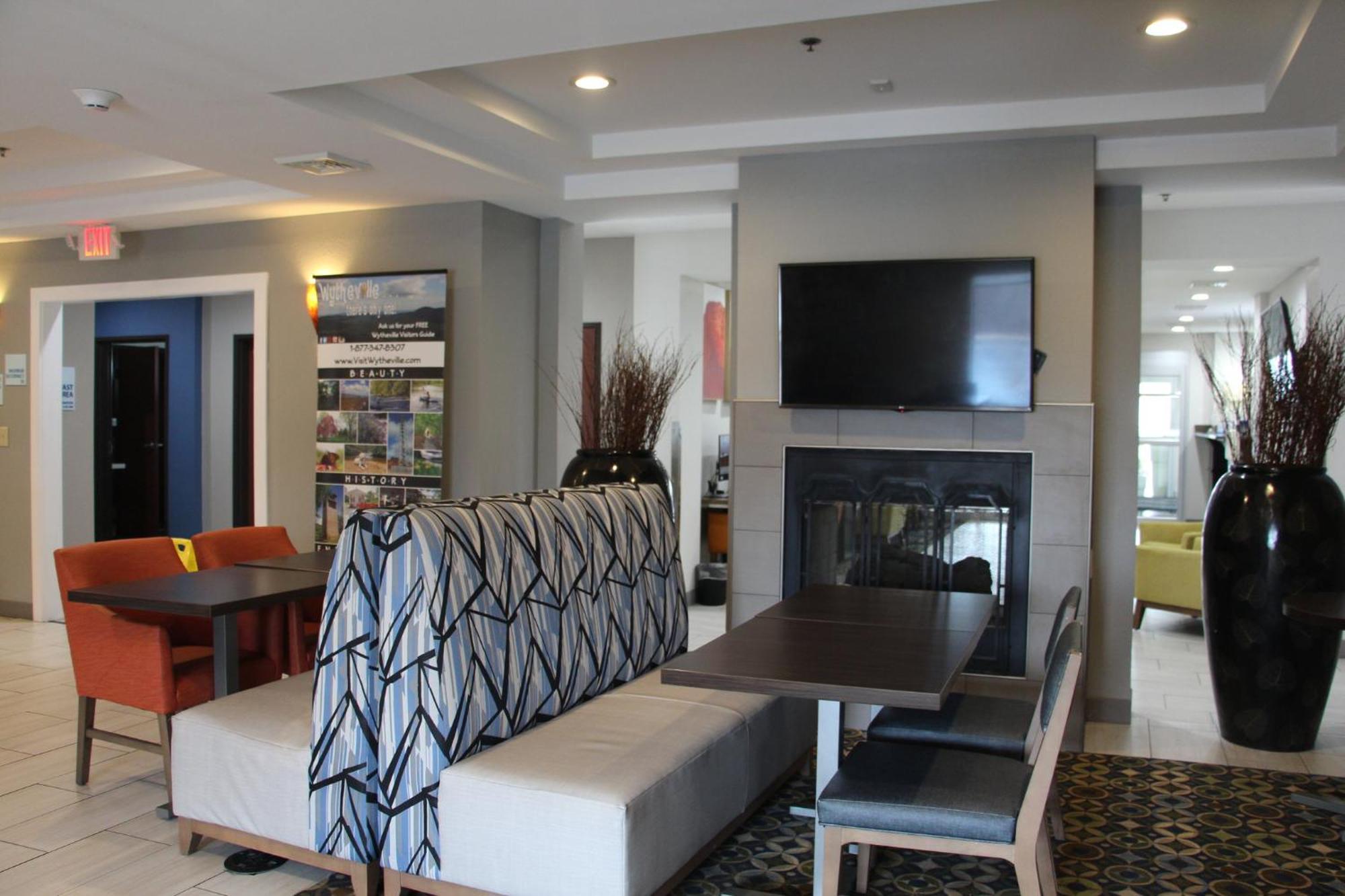 Holiday Inn Express & Suites Wytheville By Ihg Buitenkant foto