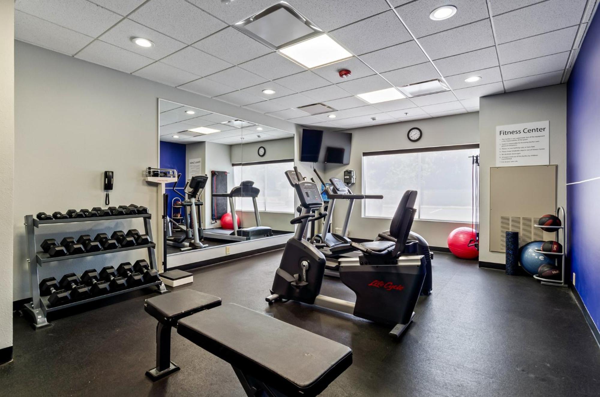 Holiday Inn Express & Suites Wytheville By Ihg Buitenkant foto