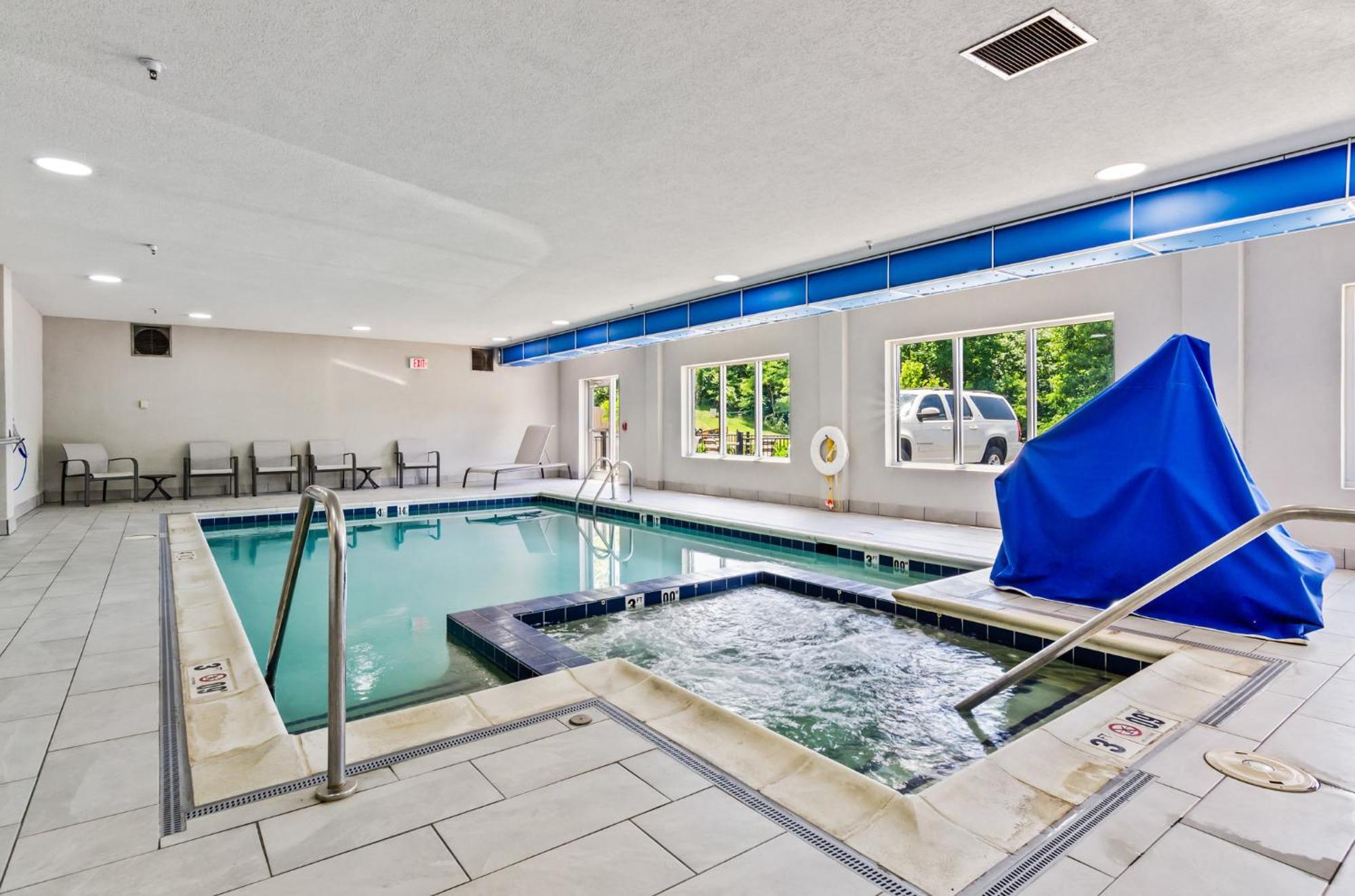 Holiday Inn Express & Suites Wytheville By Ihg Buitenkant foto